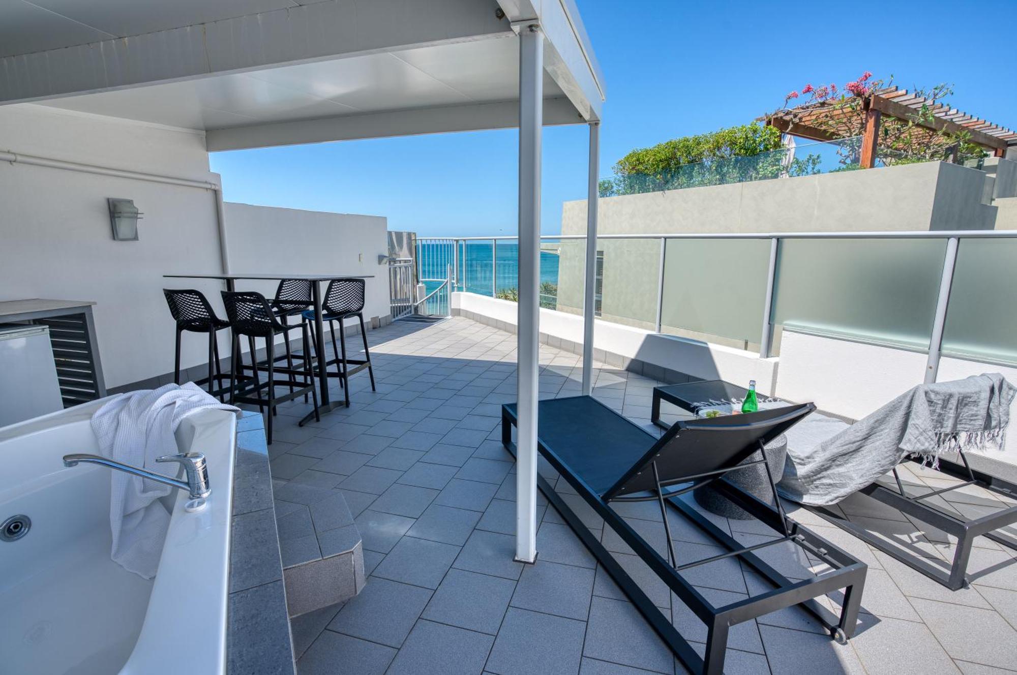 On The Beach Noosa Resort Exteriör bild